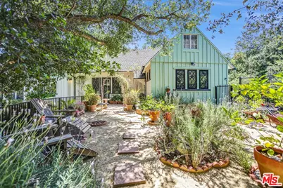 21012 Rios St, Woodland Hills, CA 91364 - Photo 1