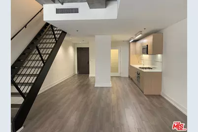 727 W 7th St #917, Los Angeles, CA 90017 - Photo 1
