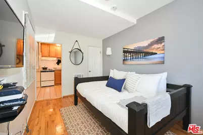 16 Clubhouse Ave #14, Venice, CA 90291 - Photo 1