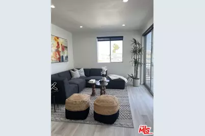 124 S Croft Ave #403, Los Angeles, CA 90048 - Photo 1