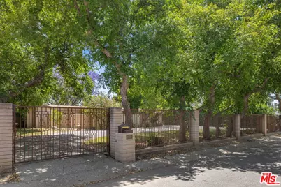 8400 Encino Ave, Northridge, CA 91325 - Photo 1