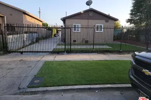 560 W 88th St, Los Angeles, CA 90044 - Photo 1