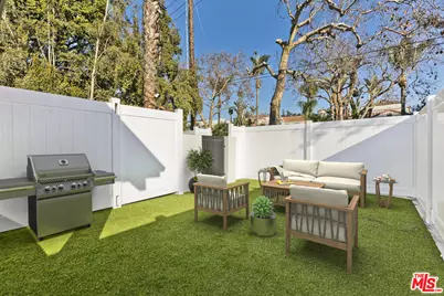 843 N Formosa Ave, Los Angeles, CA 90046 - Photo 1