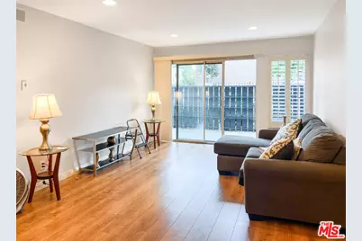 18645 Hatteras St #110, Tarzana, CA 91356 - Photo 1