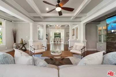 1201 3rd Ave, Los Angeles, CA 90019 - Photo 1