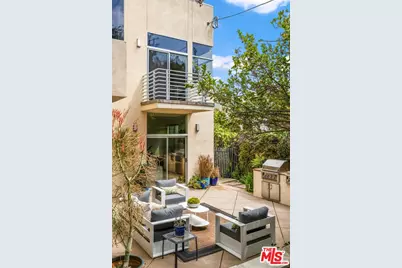 10545 Butterfield Rd, Los Angeles, CA 90064 - Photo 1