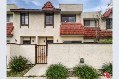 27616 Nugget Dr #5, Canyon Country, CA 91387 - Photo 1