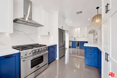 552 N Madison Ave, Los Angeles, CA 90004 - Photo 1