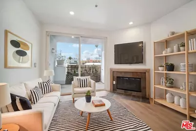 6038 Carlton Way #302, Los Angeles, CA 90028 - Photo 1