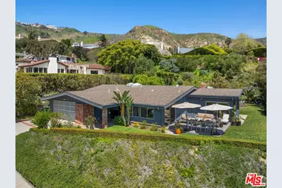 16633 Bienveneda Pl, Pacific Palisades, CA 90272 - Photo 1