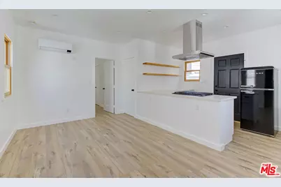 1281 4th Ave #1, Los Angeles, CA 90019 - Photo 1