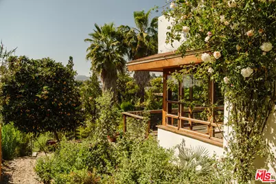 1711 Sargent Pl, Los Angeles, CA 90026 - Photo 1