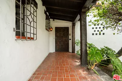 1016 Keniston Ave, Los Angeles, CA 90019 - Photo 1