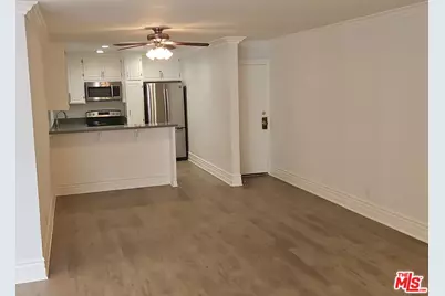 827 2nd St #208, Santa Monica, CA 90403 - Photo 1