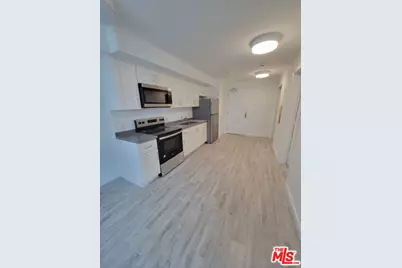 5300 Crenshaw Blvd #205, Los Angeles, CA 90043 - Photo 1