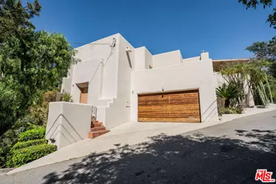 10206 Cielo Dr, Beverly Hills, CA 90210 - Photo 1