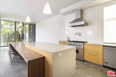 707 Flower Ave, Venice, CA 90291 - Photo 1