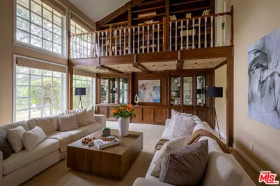 19520 Braewood Dr, Tarzana, CA 91356 - Photo 1