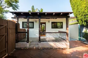 667 Santa Clara Ave, Venice, CA 90291 - Photo 1