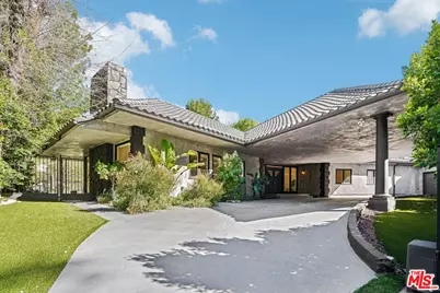 4900 Queen Victoria Rd, Woodland Hills, CA 91364 - Photo 1