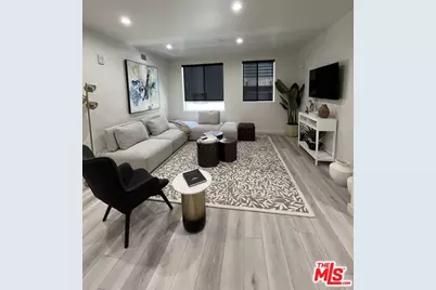 124 S Croft Ave #302, Los Angeles, CA 90048 - Photo 1