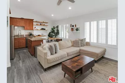 1637 E 5th St #302, Long Beach, CA 90802 - Photo 1