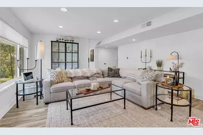 18547 Collins St #B1, Tarzana, CA 91356 - Photo 1