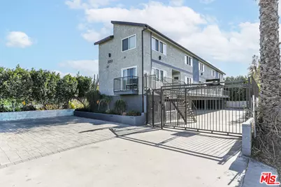 11218 Oxnard St, North Hollywood, CA 91606 - Photo 1