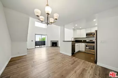 6212 Fulton Ave #202, Van Nuys, CA 91401 - Photo 1