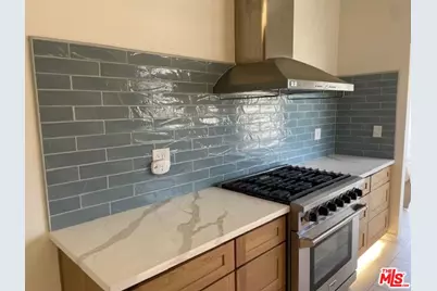 456 S Wilton Pl, Los Angeles, CA 90020 - Photo 1