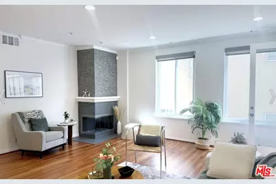 14271 Dickens St #102, Sherman Oaks, CA 91423 - Photo 1