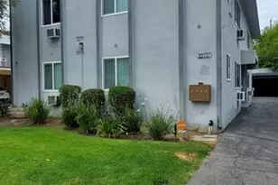 10717 Bloomfield St, North Hollywood, CA 91602 - Photo 1