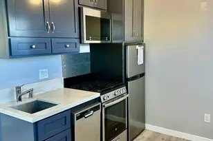 613 S Prairie Ave, Inglewood, CA 90301 - Photo 1