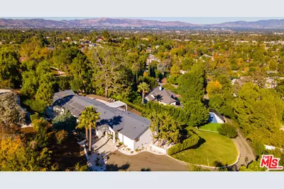 19536 Wells Dr, Tarzana, CA 91356 - Photo 1