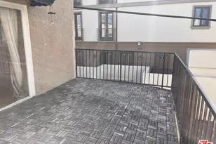 133 S Elm Dr, Beverly Hills, CA 90212 - Photo 1