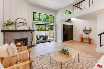 21515 Erwin St #3, Woodland Hills, CA 91367 - Photo 1