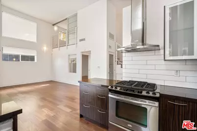 600 S Ridgeley Dr #101, Los Angeles, CA 90036 - Photo 1