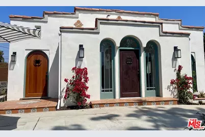 1086 West Blvd, Los Angeles, CA 90019 - Photo 1