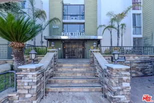 525 S Ardmore Ave, Los Angeles, CA 90020 - Photo 1