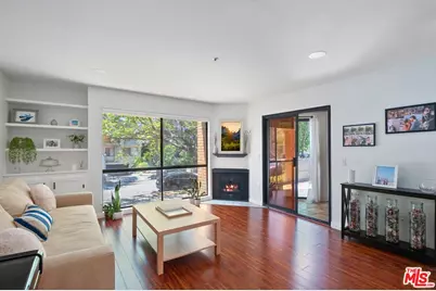 413 Hawthorne St #102, Glendale, CA 91204 - Photo 1