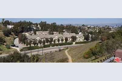 4600 Don Lorenzo Dr #13, Los Angeles, CA 90008 - Photo 1