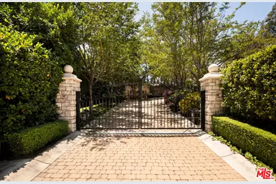 9996 Sunset Blvd, Beverly Hills, CA 90210 - Photo 1