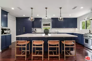 321 N Van Ness Ave, Los Angeles, CA 90004 - Photo 1