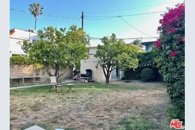 2137 Walnut Ave, Venice, CA 90291 - Photo 1