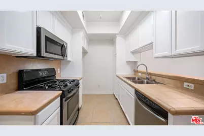 3328 Oakhurst Ave #211, Los Angeles, CA 90034 - Photo 1