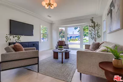 9116 S Wilton Pl, Los Angeles, CA 90047 - Photo 1