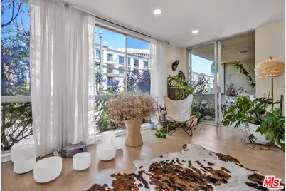 11970 Montana Ave #202, Los Angeles, CA 90049 - Photo 1