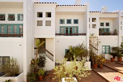 8562 W West Knoll Dr #5, West Hollywood, CA 90069 - Photo 1