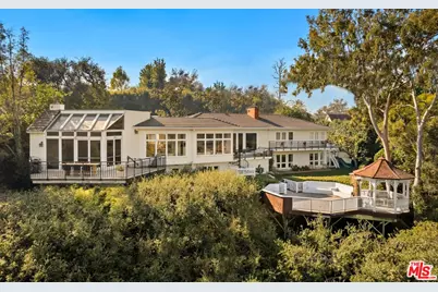 282 Bentley Cir, Los Angeles, CA 90049 - Photo 1