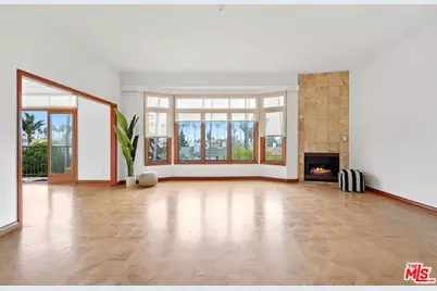 911 5th St #301, Santa Monica, CA 90403 - Photo 1